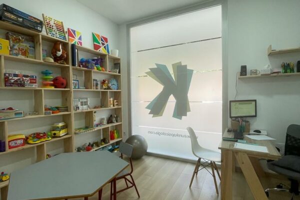 Sala de terapia para niños de Eureka Psicología